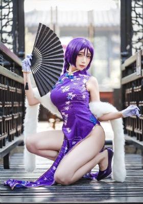 被迫沦为女同学的脚奴_HD完整版观看